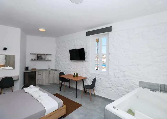 Horizon 4 * Mykonos Town