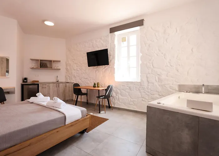 Horizon 4 * Mykonos Town